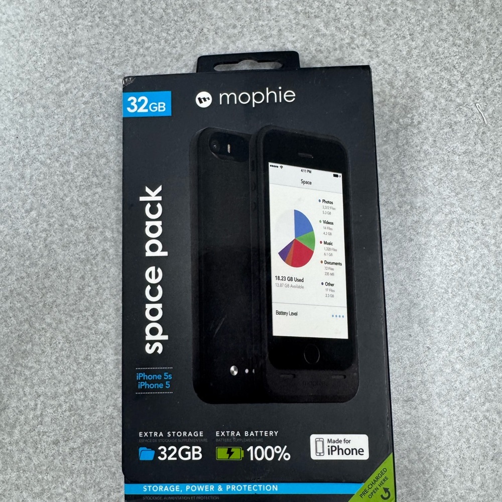Mophie Black Case for Cell Phones with Sleek Design For IPhone 5 and 5S.  32GB